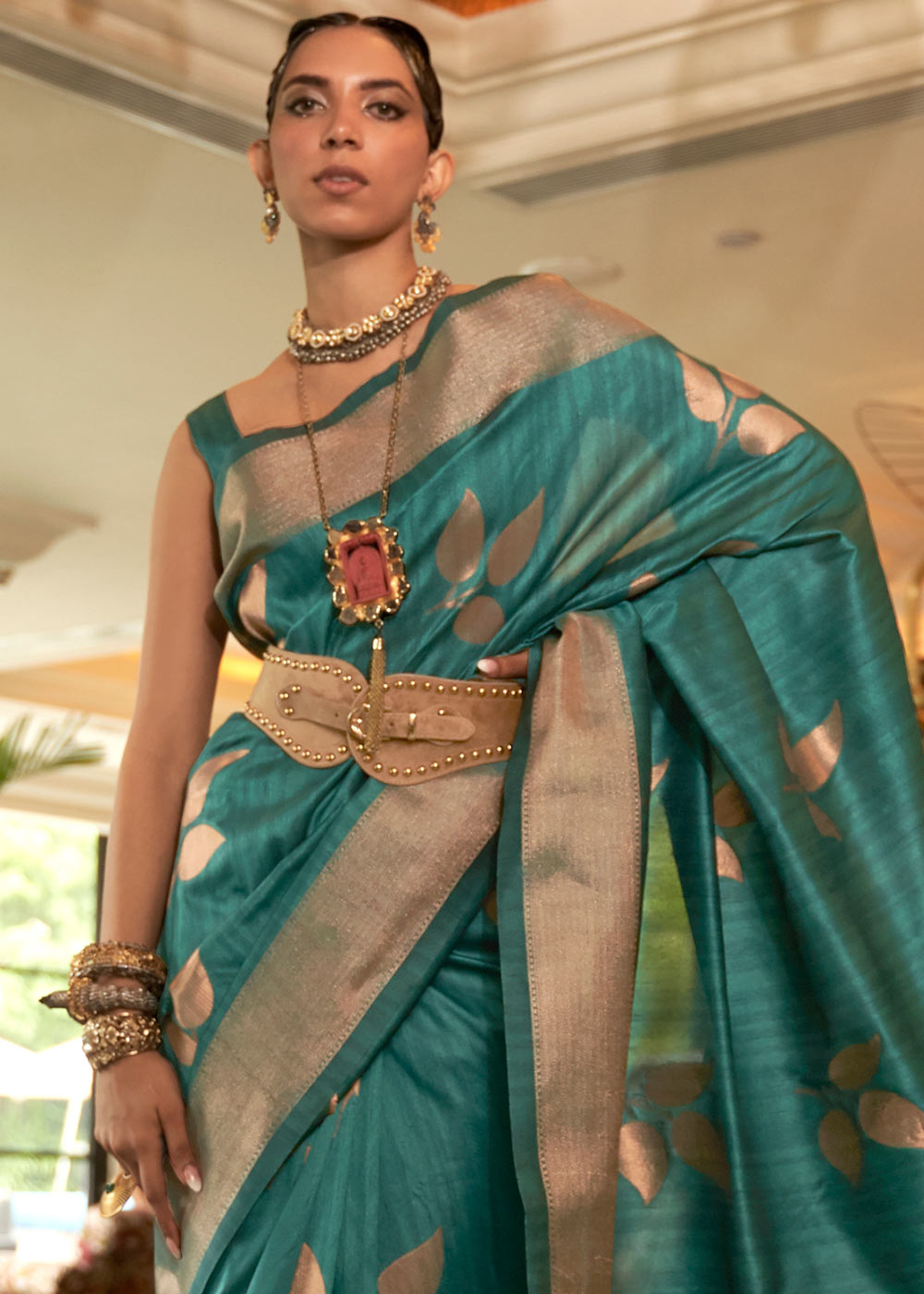 PEACOCK GREEN COPPER ZARI WOVEN HANDLOOM SILK SAREE