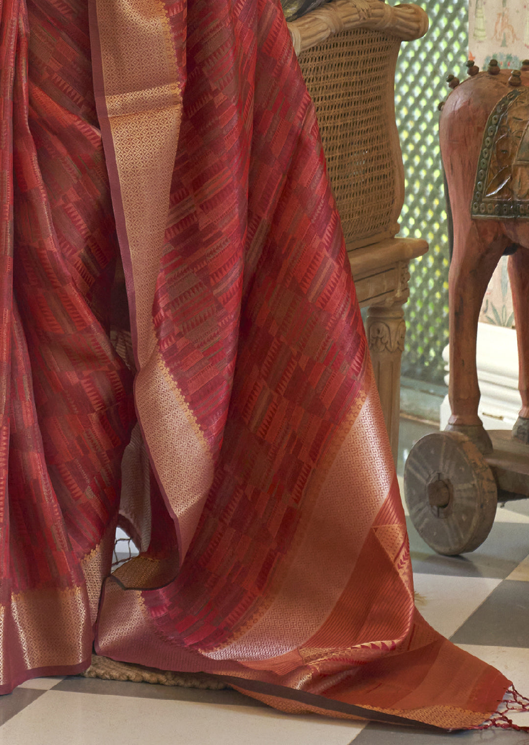 BRICK RED WOVEN PURE HANDLOOM TWO TONE ORGANZA SILK SAREE