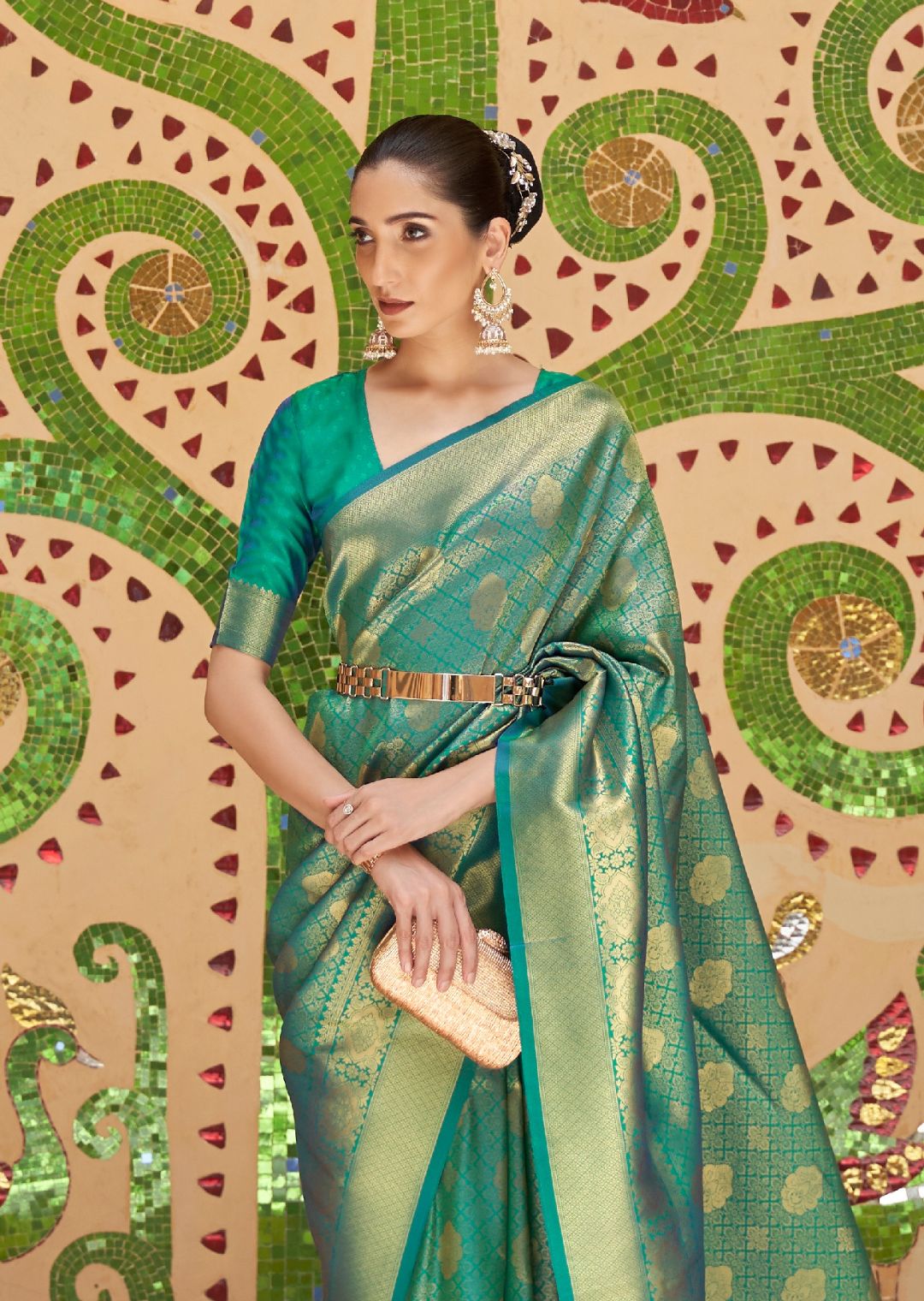 Oracle Green Zari Woven Banarasi Saree with Peacock Pallu – MySilkLove