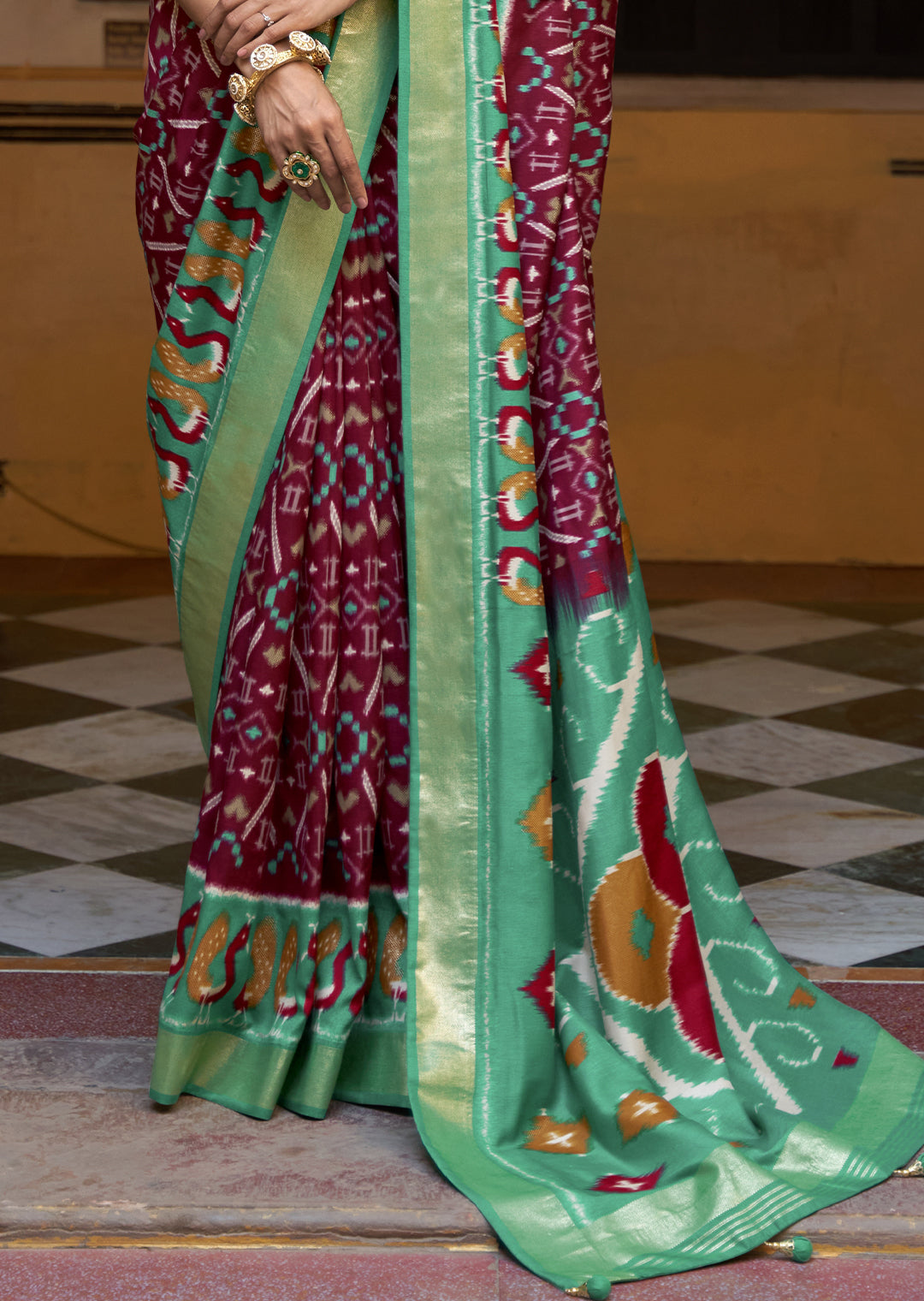 BURGUNDY RED WOVEN PATOLA SILK SAREE