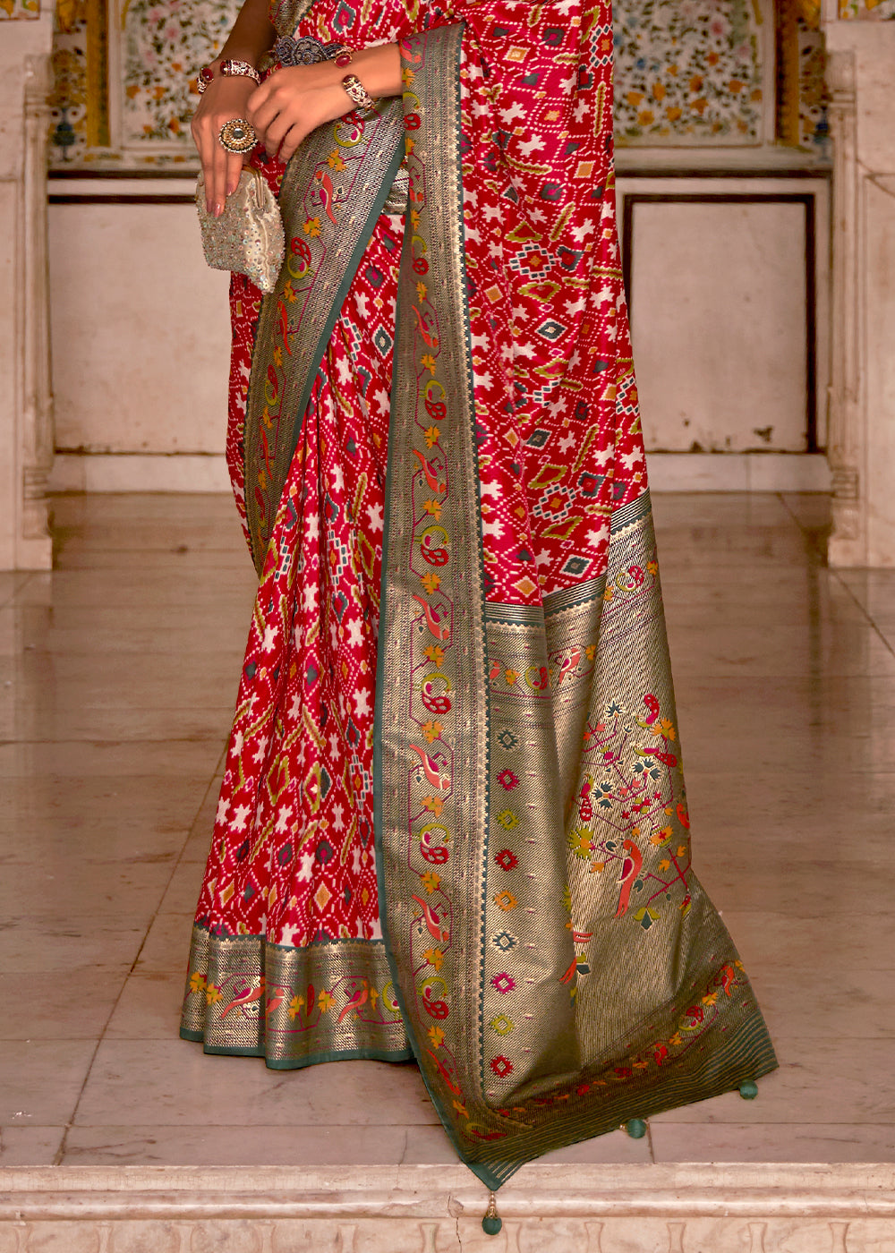 Buy Rani Pink Paithani Patola Silk Saree With Blouse Piece online-Karagiri