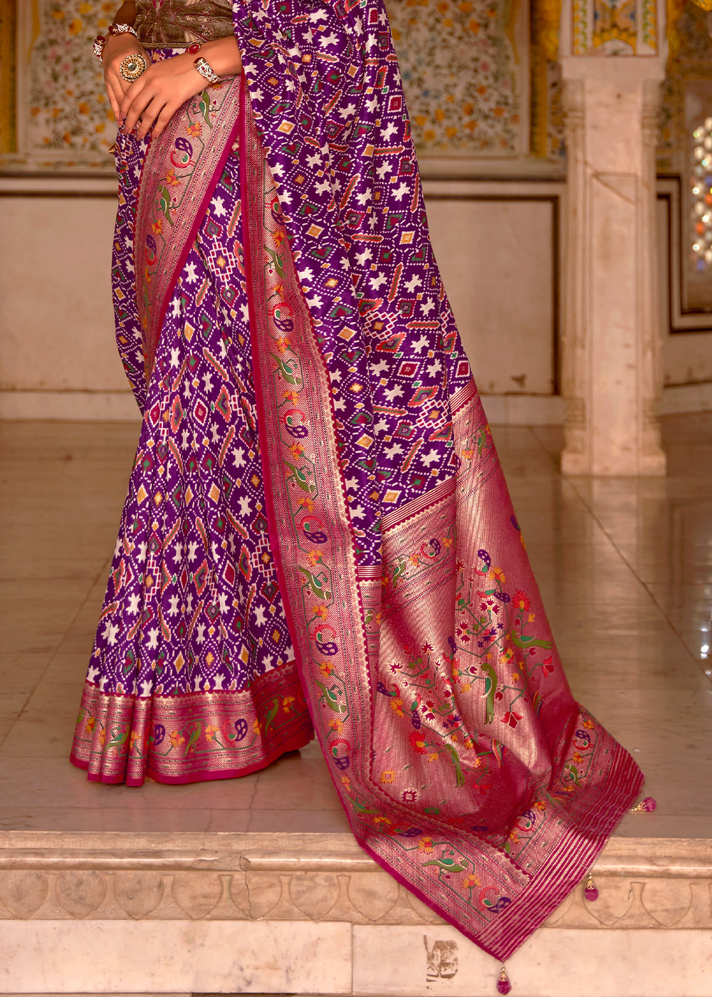 VIOLET WOVEN PATOLA PAITHANI SILK SAREE