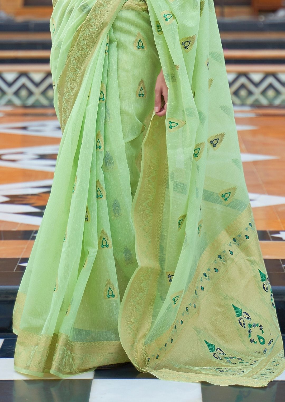 Tea Green Zari Woven Pure Handloom Linen Saree