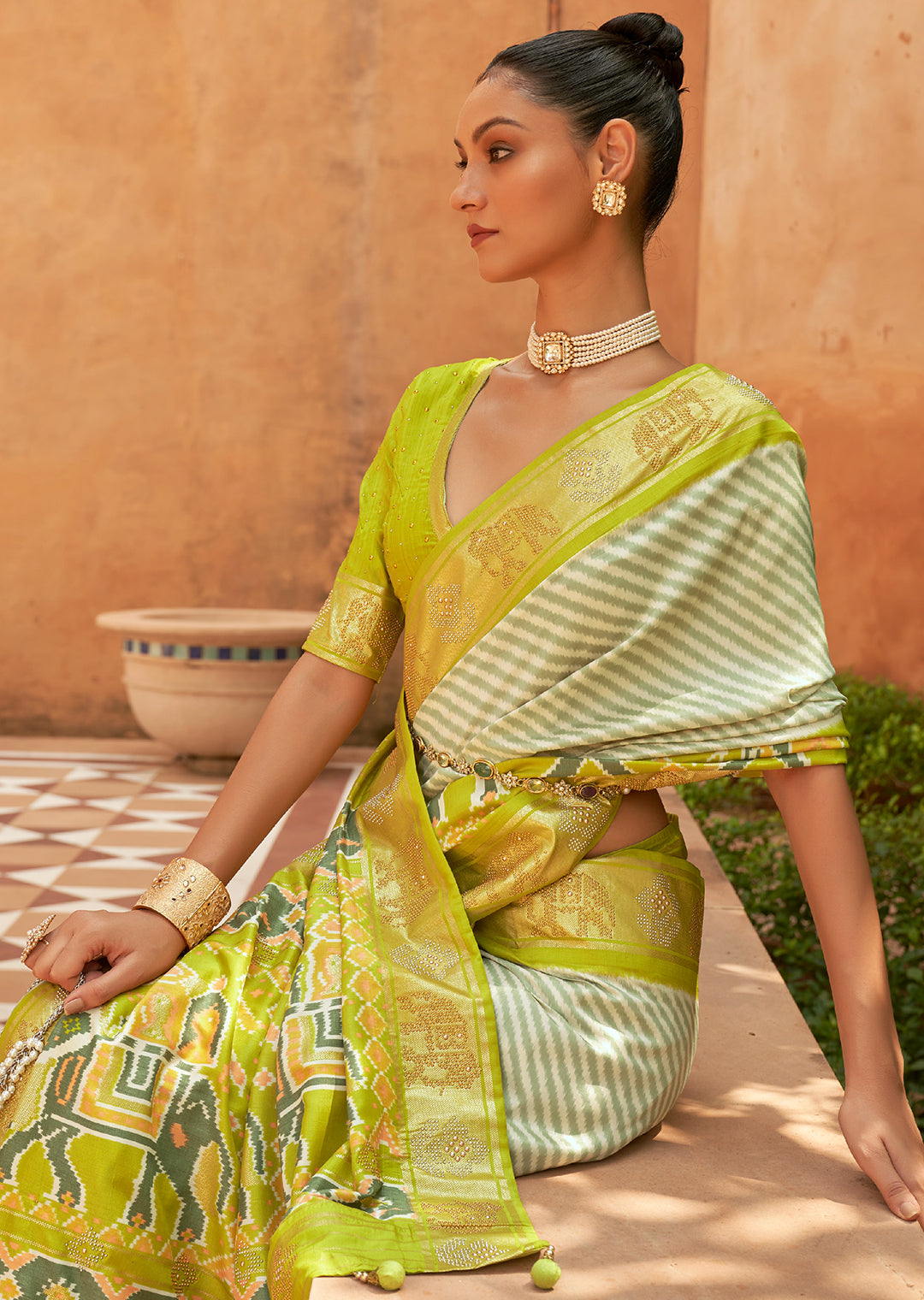 PEAR GREEN WOVEN PATOLA SILK SAREE