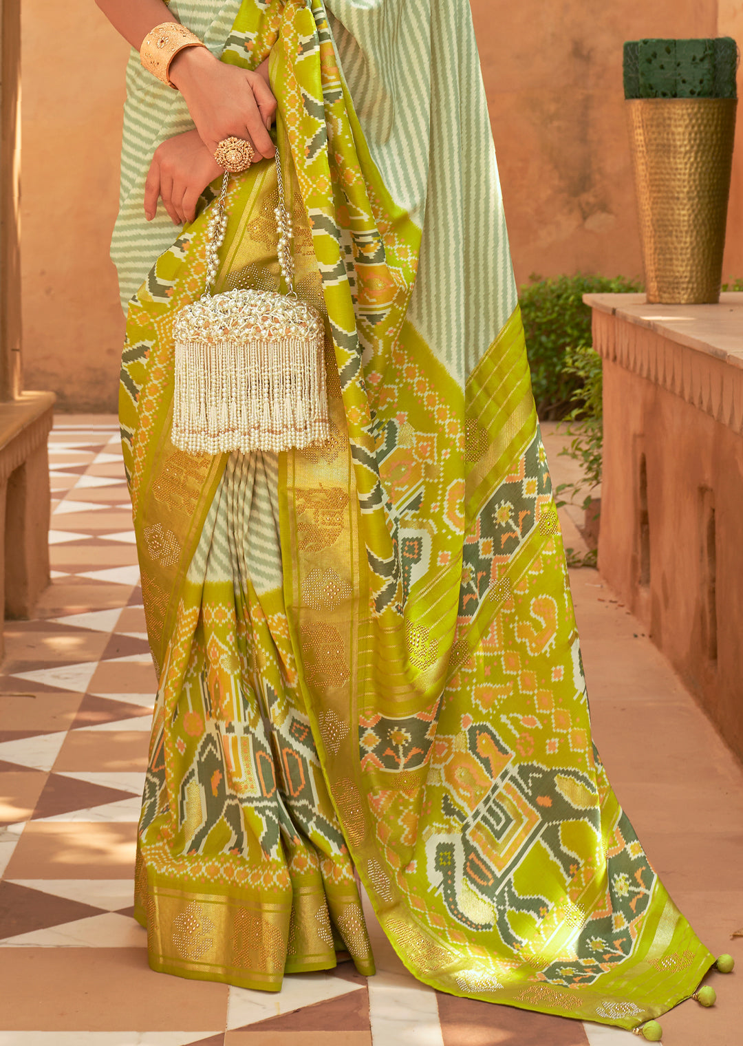 PEAR GREEN WOVEN PATOLA SILK SAREE