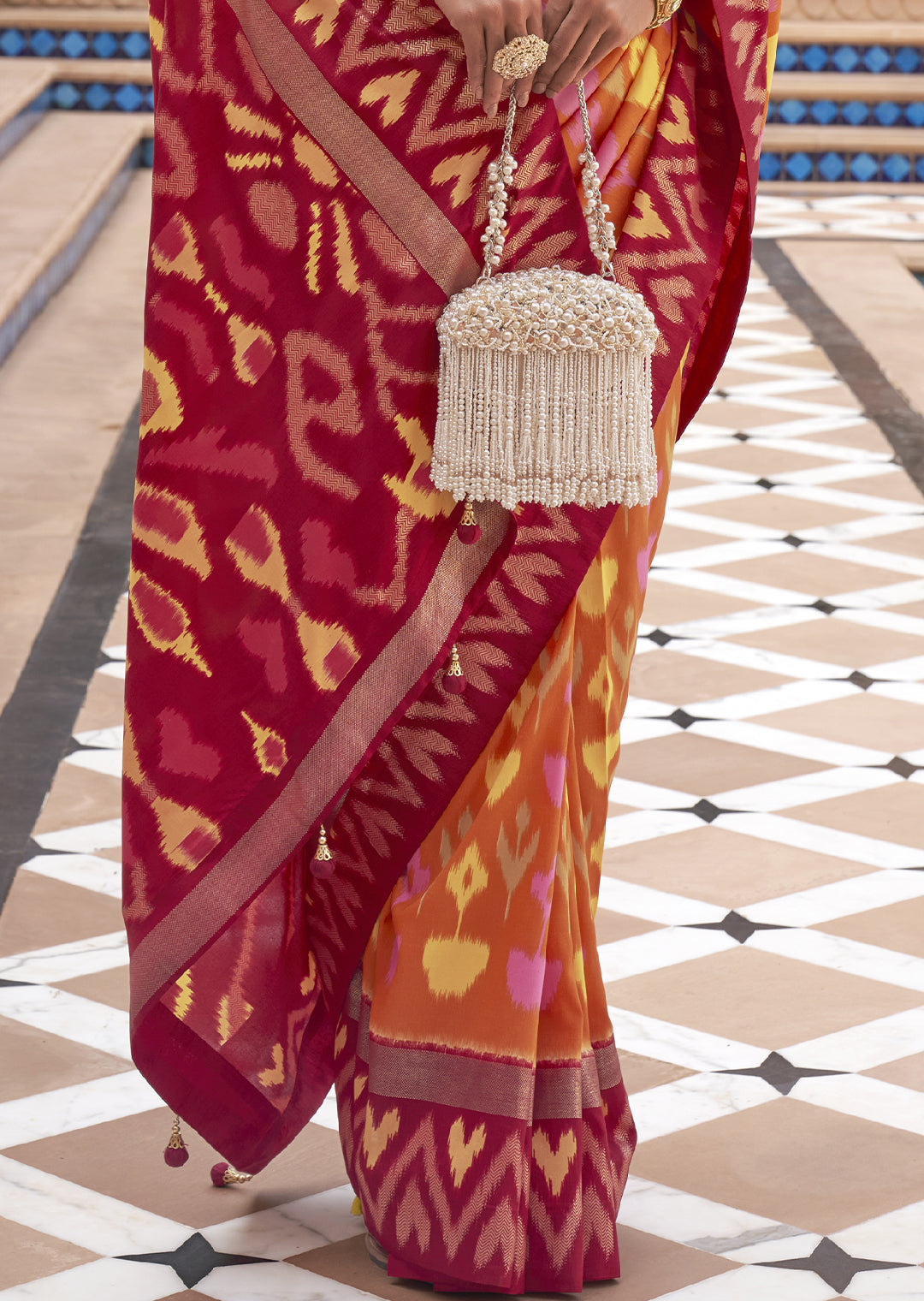 ORANGE AND RED WOVEN PATOLA SILK SAREE