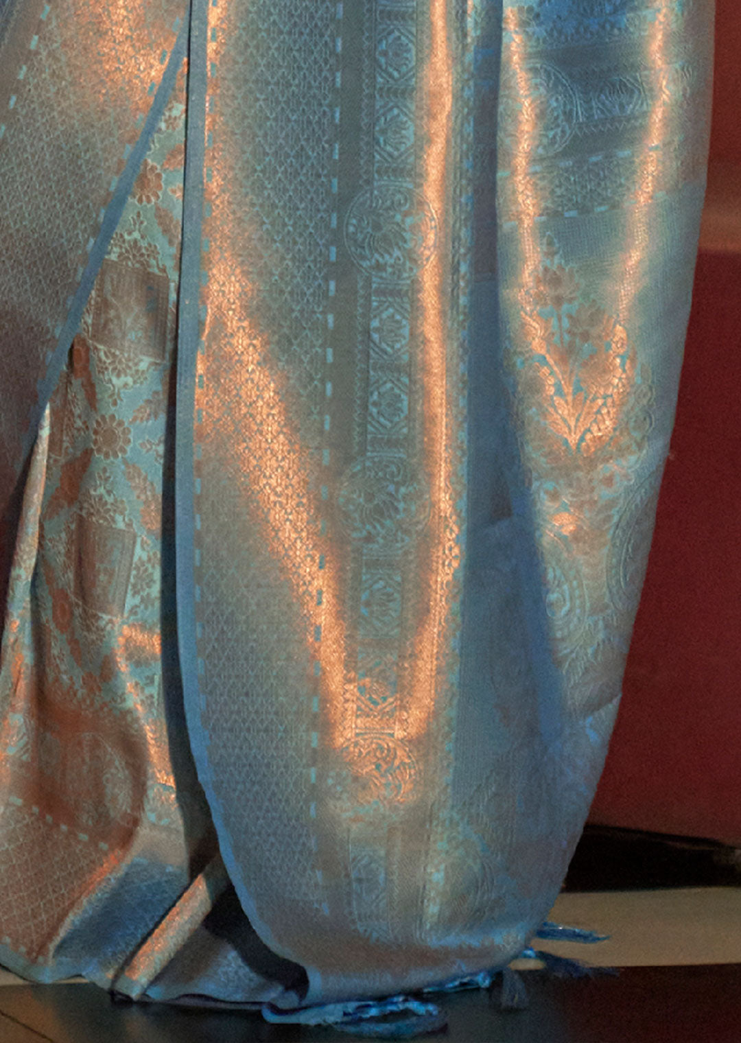 CYAN BLUE ZARI WOVEN TWO TONE HANDLOOM KANJIVARAM SILK SAREE