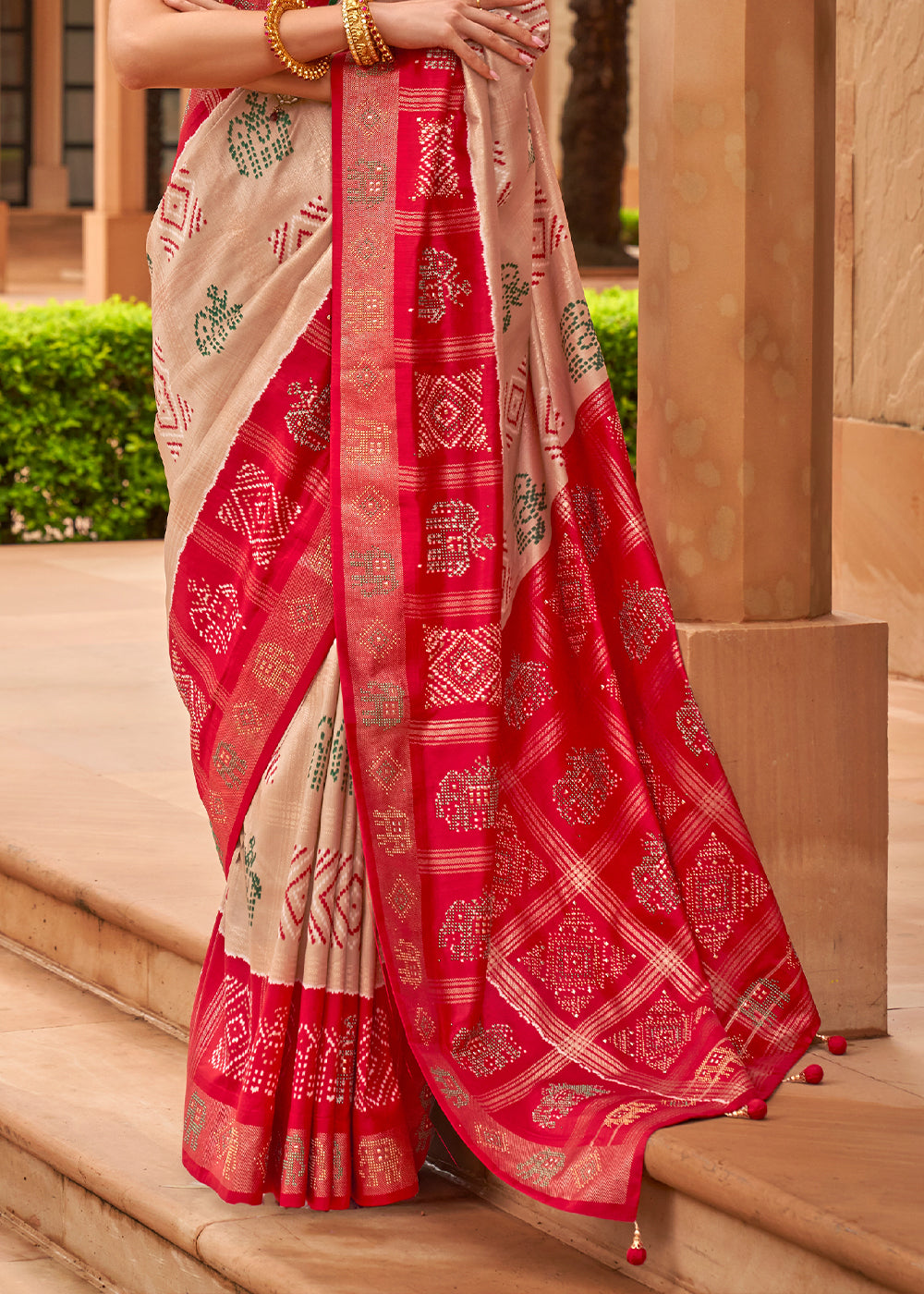 BEIGE AND RED WOVEN PATOLA SILK SAREE