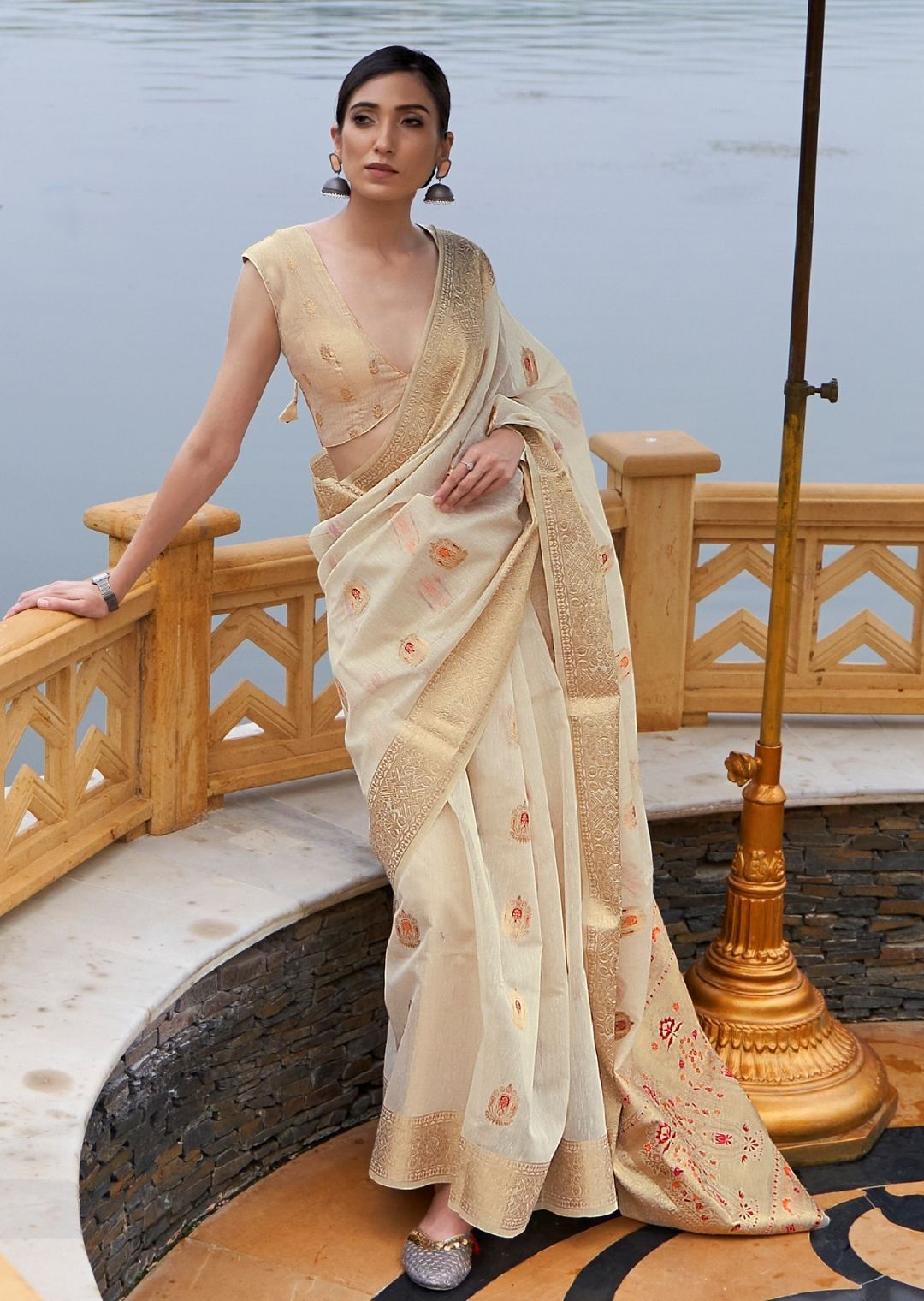 Pearl White Zari Woven Pure Handloom Linen Saree