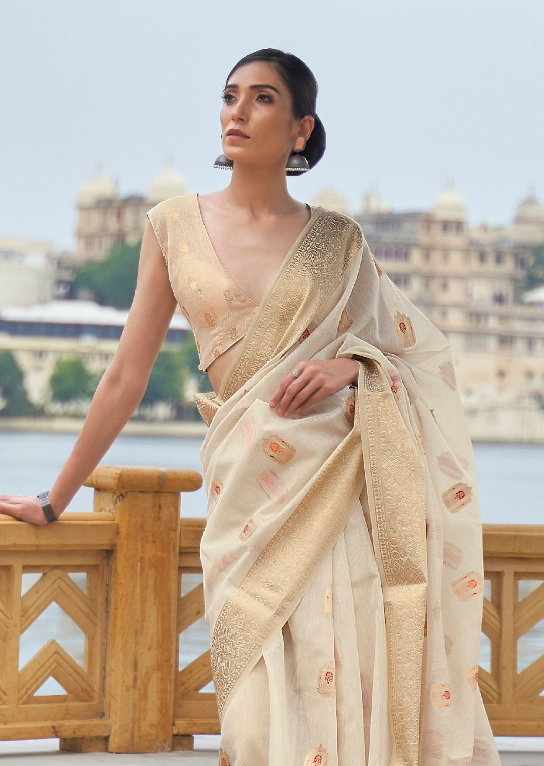 Pearl White Zari Woven Pure Handloom Linen Saree