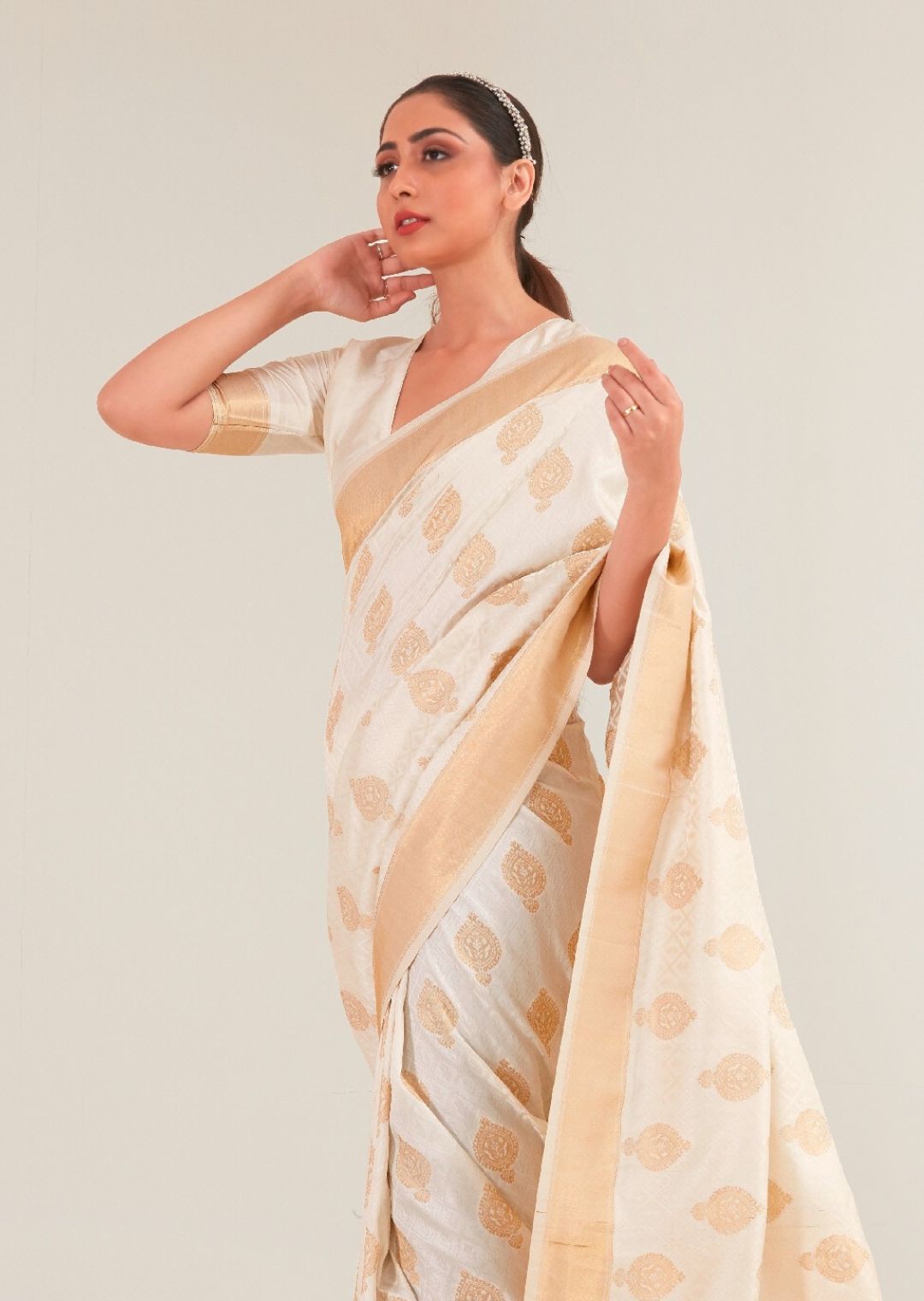 Banarasi Pure Silk Saree in Off White : SNEA1916