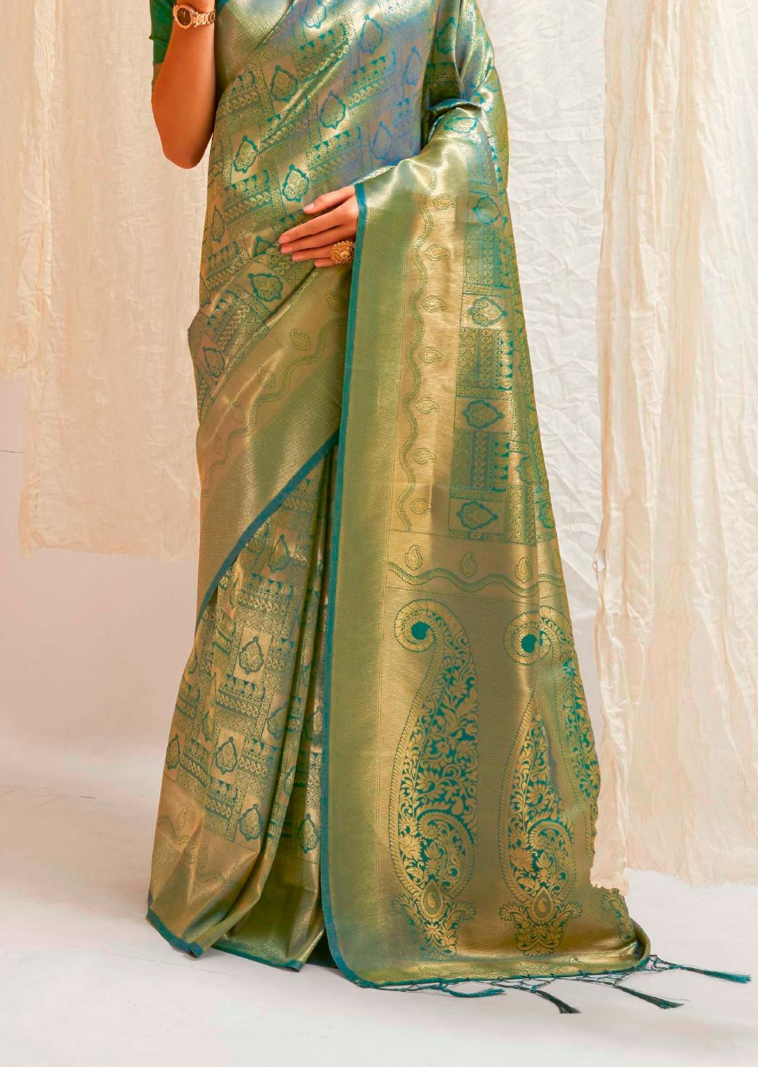 Turquoise Green Hand Woven Kanjivaram Silk Saree