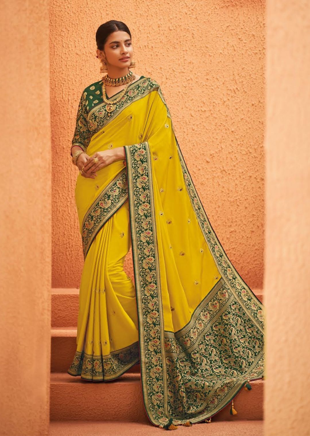 Which colour blouse will suit for a lemon yellow saree? - Quora