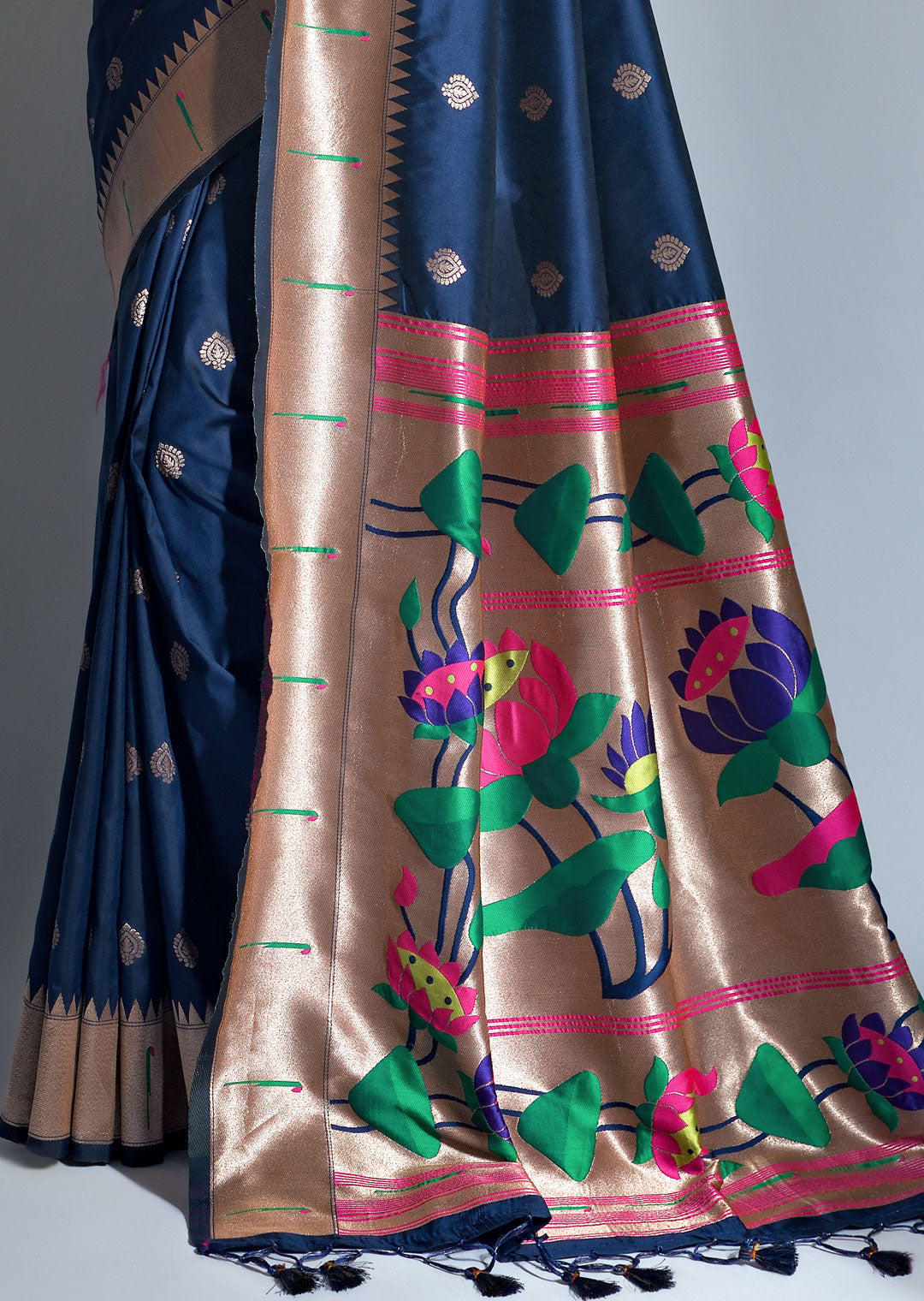 NAVY BLUE ZARI WOVEN TRADITIONAL PAITHANI SILK SAREE