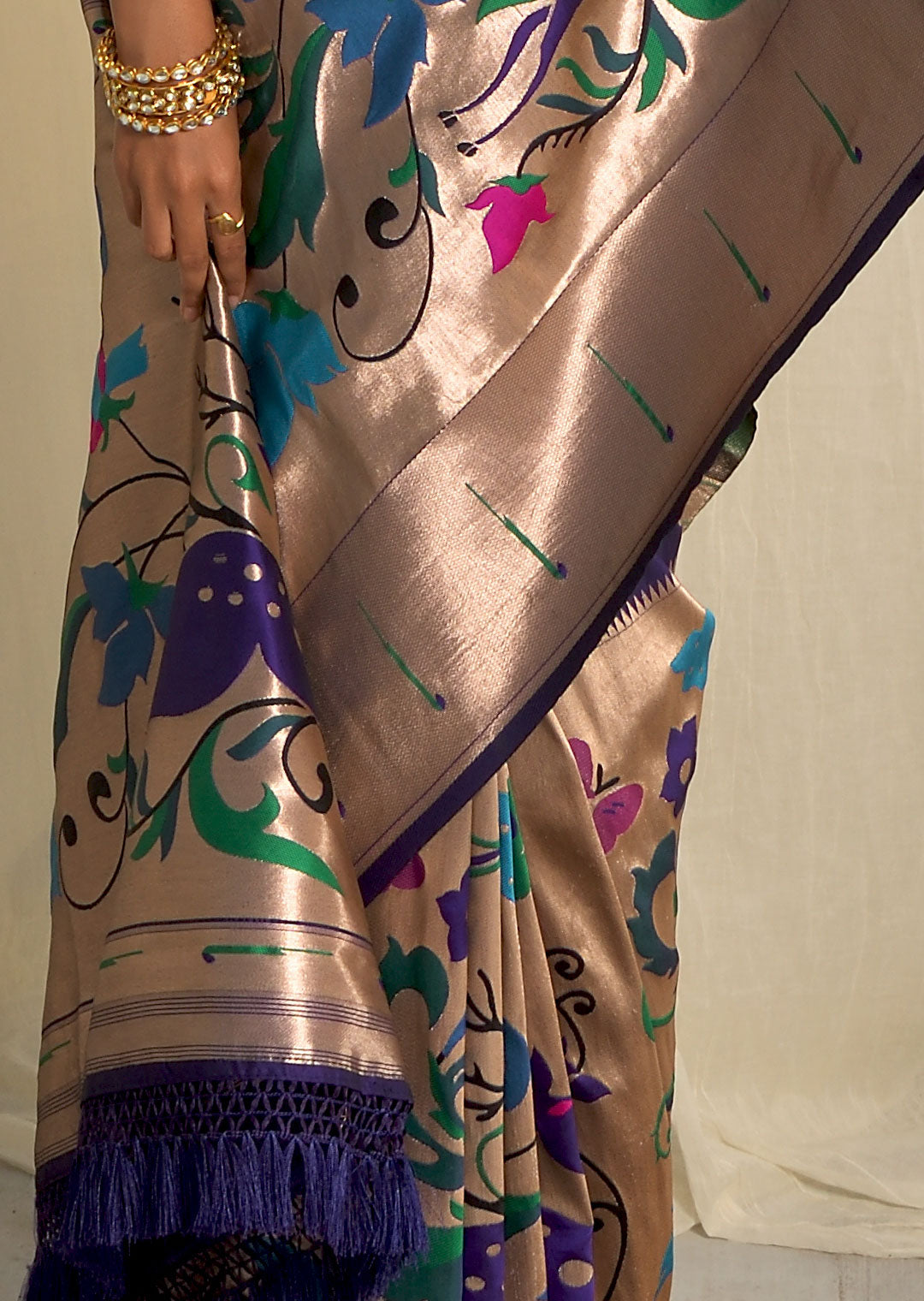 GRAPE VIOLET ZARI WOVEN TRADITIONAL PAITHANI SILK SAREE