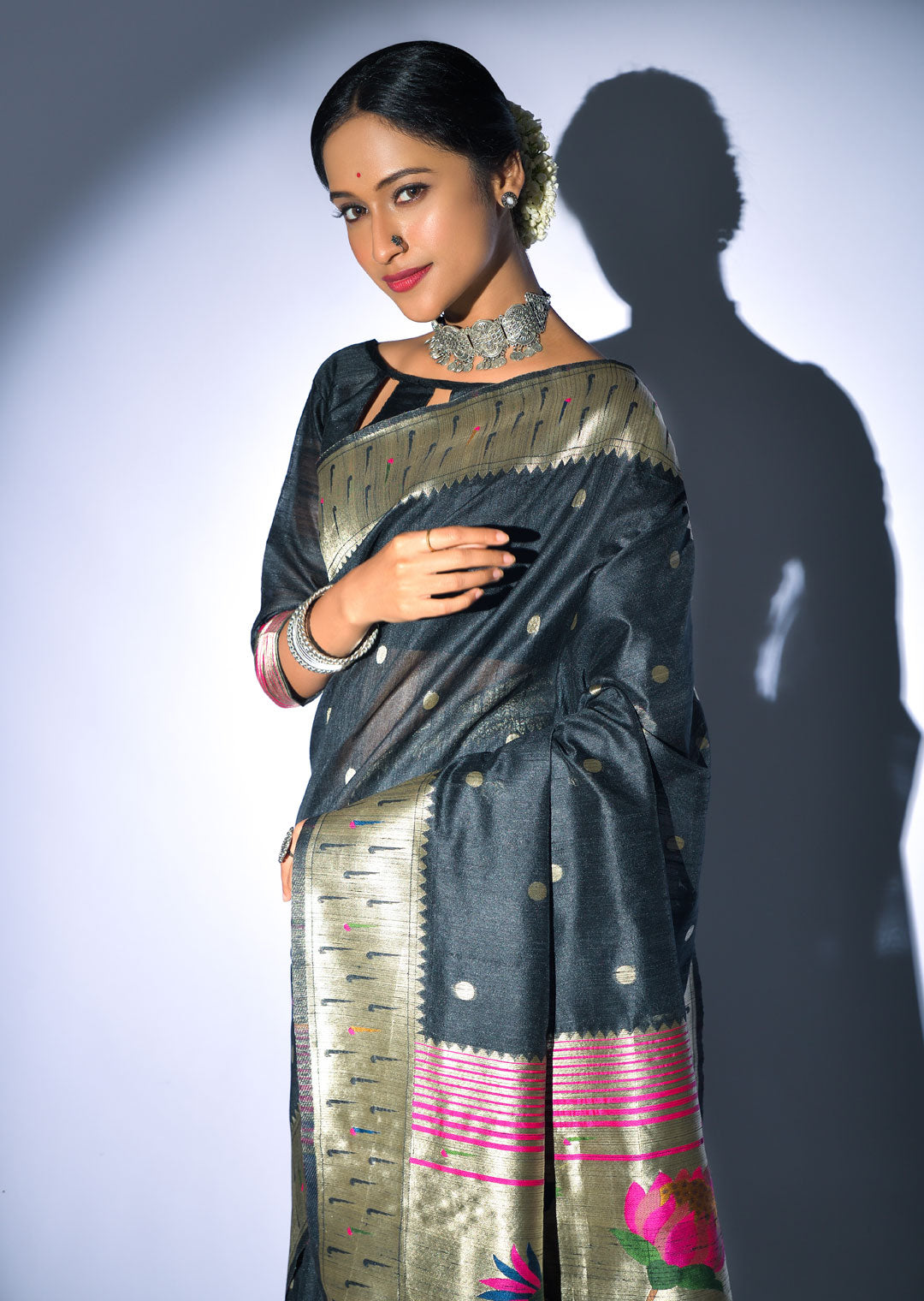 BLACK ZARI WOVEN TRADITIONAL PAITHANI SILK SAREE