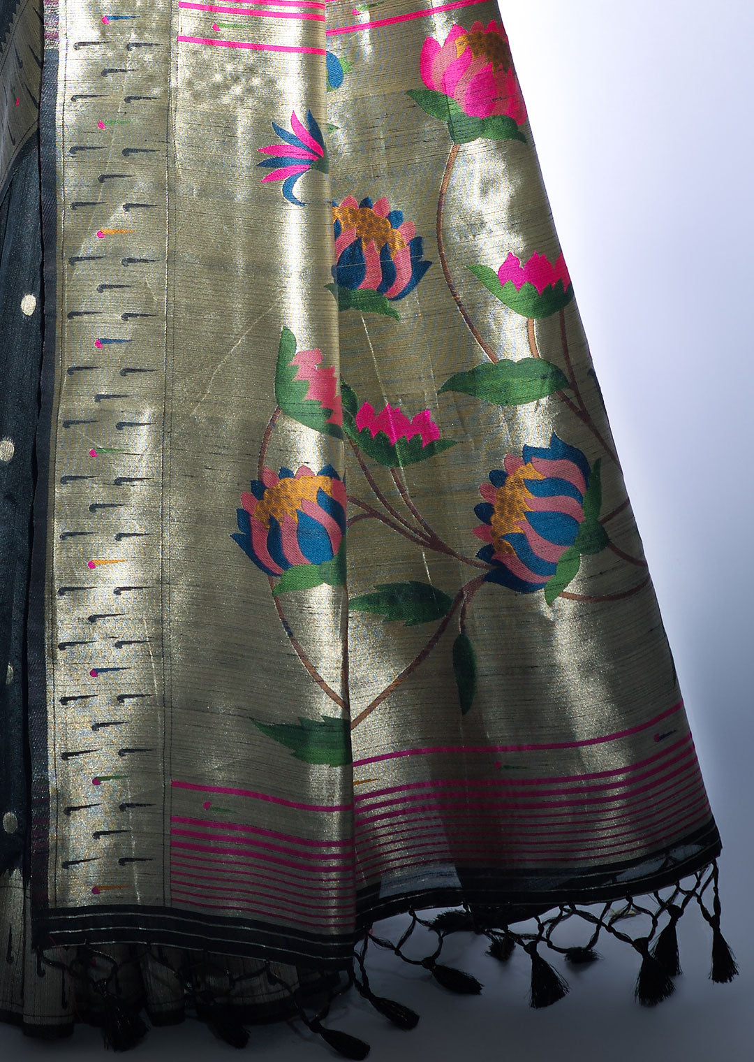 BLACK ZARI WOVEN TRADITIONAL PAITHANI SILK SAREE